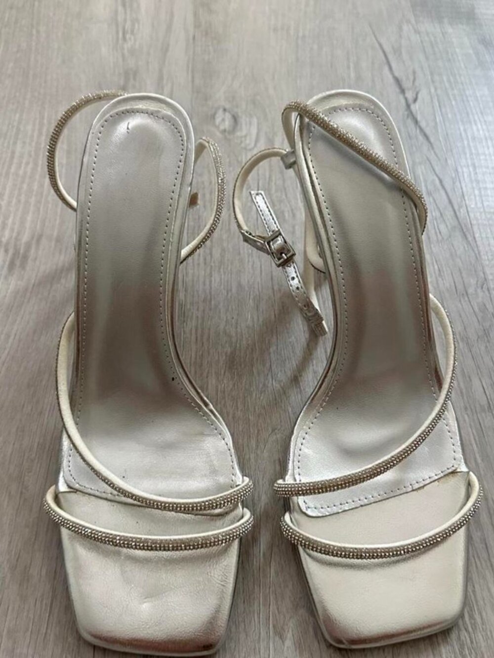 Women's Silver and White Courts